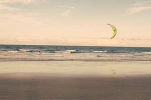kite-surfing-1030818_640